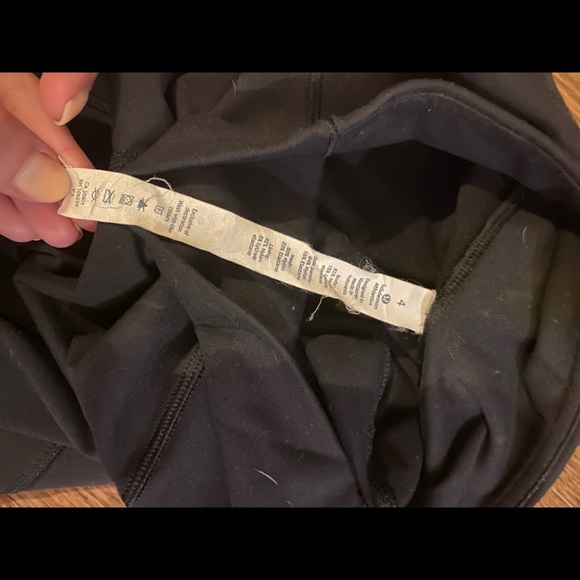Lululemon sz 4 leggings - Picture 5 of 5